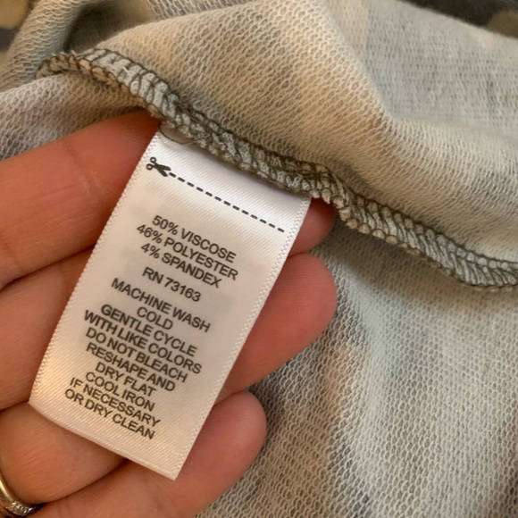 New CABLE & GAUGE Green Camo TOP size S Soft Stretch Camouflage NWT - Picture 6 of 8